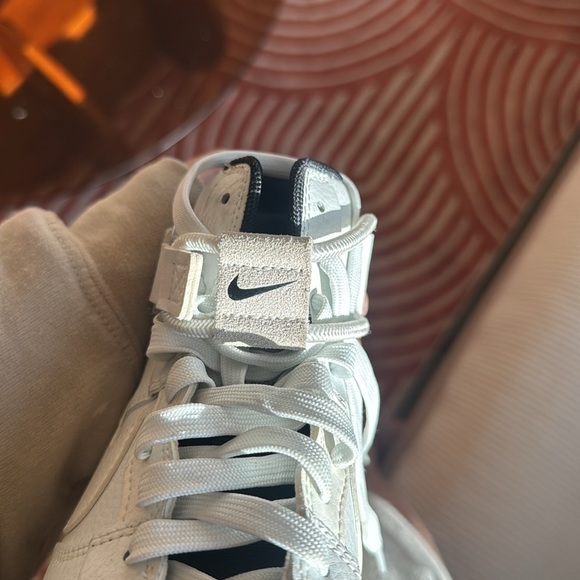 Nike Utility High Sneakers - Picture 16 of 16